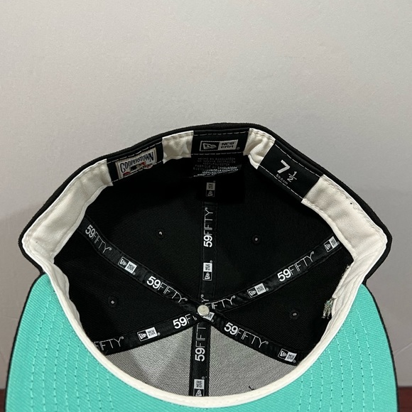 New Era, 59Fifty Fitted Hat, New York Yankees, Black & Green - Picture 5 of 10